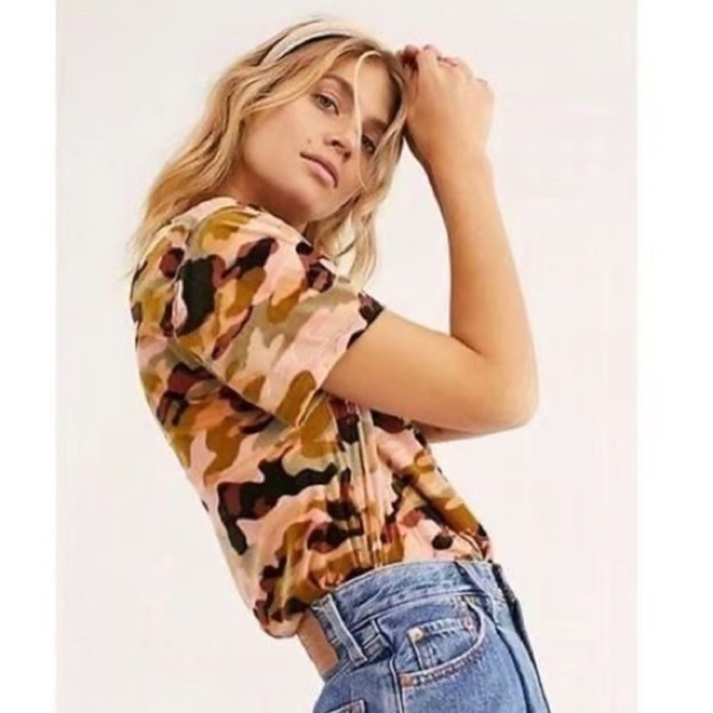 WE THE FREE | Oversized Pink Camo Velvet Burnout Top Sz XS